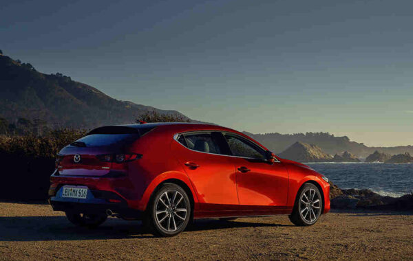 Mazda3_M3_Foerderung_Hybridauto_Firmenwagen_Hybridfahrzeug_Dienstwagen_Föerderprogramm_Fuhrpark_Geschaeftswagen