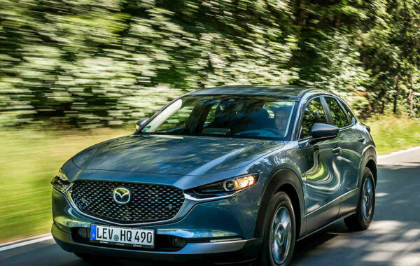 Mazda_CX-30_sparsam_Hybrid-Auto_effizienter_Motor_Elektroauto_E-Auto_Hybridfahrzeug_foerderung